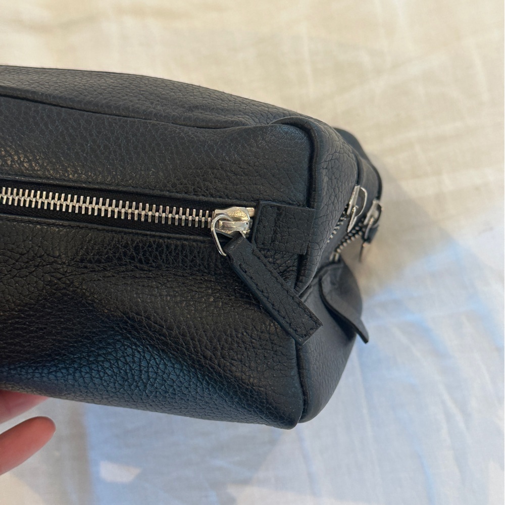 Black Leather Gucci Bag/Toiletry Bag - Picture 3 of 7